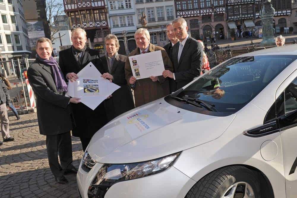 Cover Image for Elektromobilität: Opel unterstützt Hessens Bewerbung als Schaufensterregion
