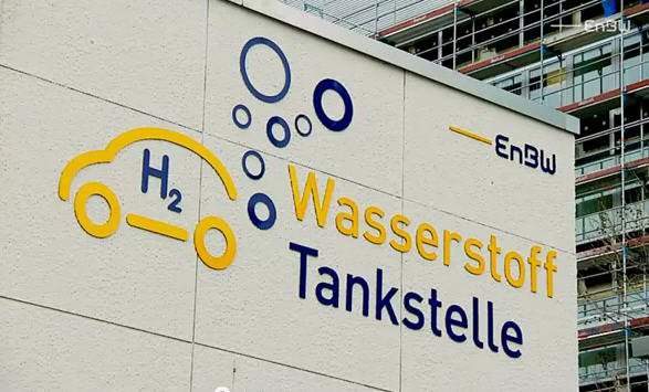 Cover Image for Energieversorger EnBW stellt Wasserstofftankstelle vor