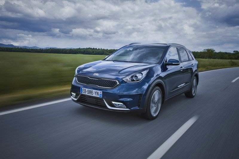 Cover Image for Kia Niro – kompakter Hybrid SUV ab September 2016 erhältlich…