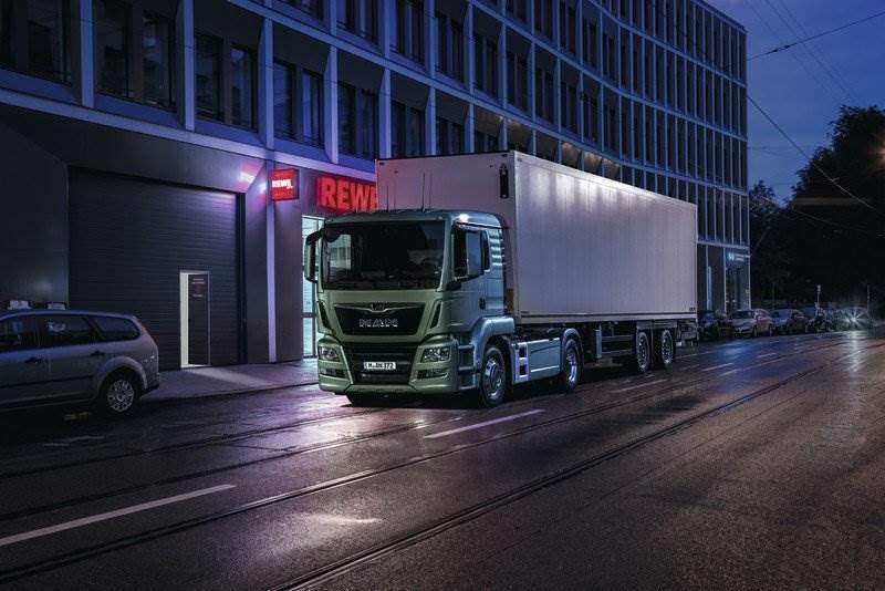 MAN präsentiert auf der Nutzfahrzeug IAA 2016 – TGS Sattelzugmaschine mit Elektroantrieb