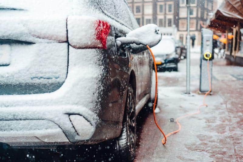Cover Image for Laden von Elektroautos im Winter