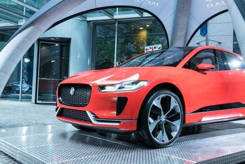 JLR prüft Batteriemontage für E-Autos im Werk Nitra