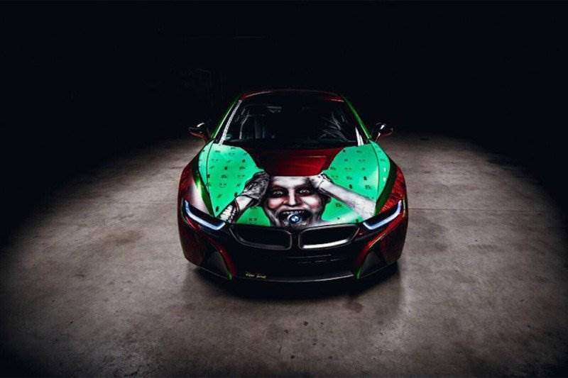 BMW i8 im Joker Design