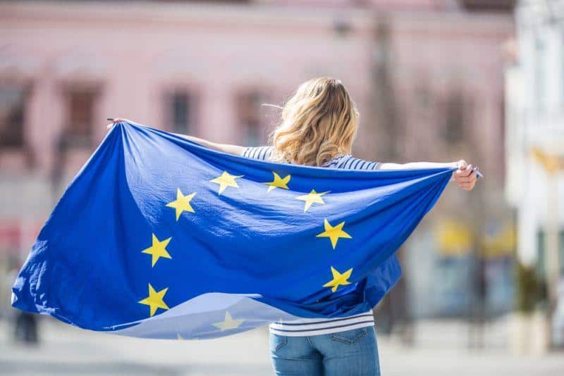 Mehr als 3.500 Combined Charging System (CCS) Schnellladestationen in ganz Europa vorhanden…