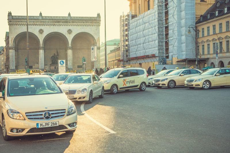 Cover Image for Deutsche Taxi- und Mietwagenverband fordert staatliche Hilfe bei Umstieg auf Elektromobilität