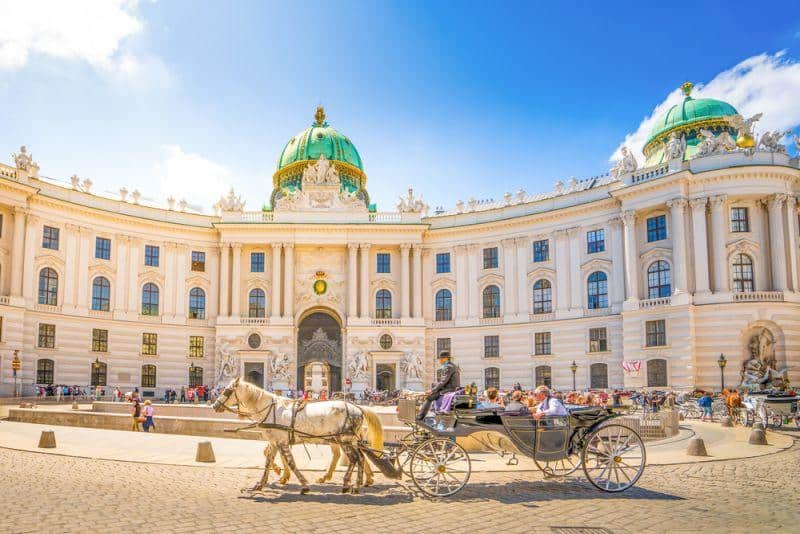 Caroo startet Car-Sharing Service in Wien mit 50 Elektroautos nach dem Free-Floating Prinzip