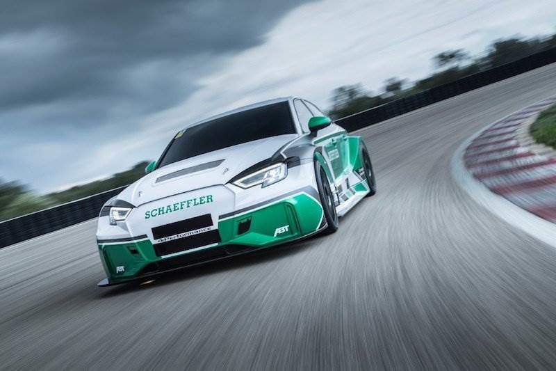 Cover Image for 800 kW im Serienauto – so schnell kommt Renntechnik auf die Straße