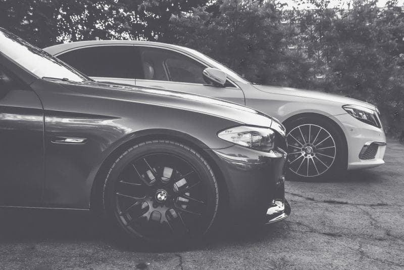 Cover Image for BMW und Daimler erwägen Zusammenarbeit bei wichtigen Komponenten