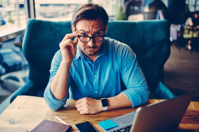 64% der Deutschen sehen sich nicht ausreichend über Elektroautos informiert