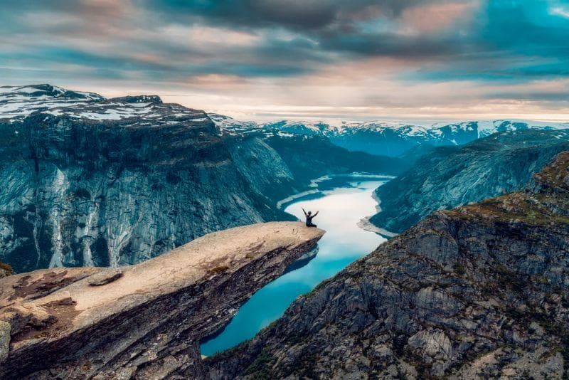 Cover Image for Norwegen will Betrieb von E-Taxis durch induktives Laden attraktiver machen