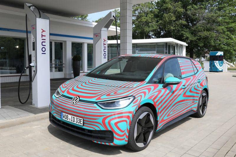Cover Image for VW erwartet keine Probleme mit Batteriezellen-Lieferung für kommende E-Autos