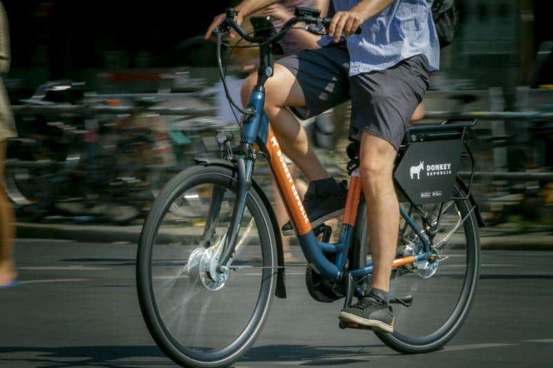 Swobbee wird Ladepartner von Donkey Republic