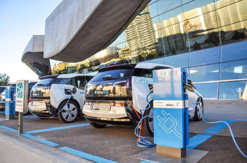 BMW: Gesamtabsatz elektrifizierter Fahrzeuge wächst im Mai um 9,8%