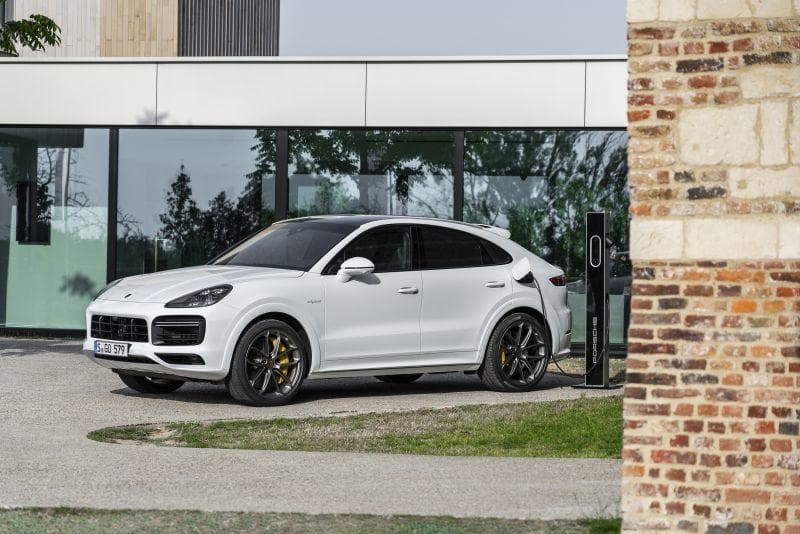 Cover Image for Porsche Cayenne künftig mit einem Plug-in-Hybrid als neuem Topmodell