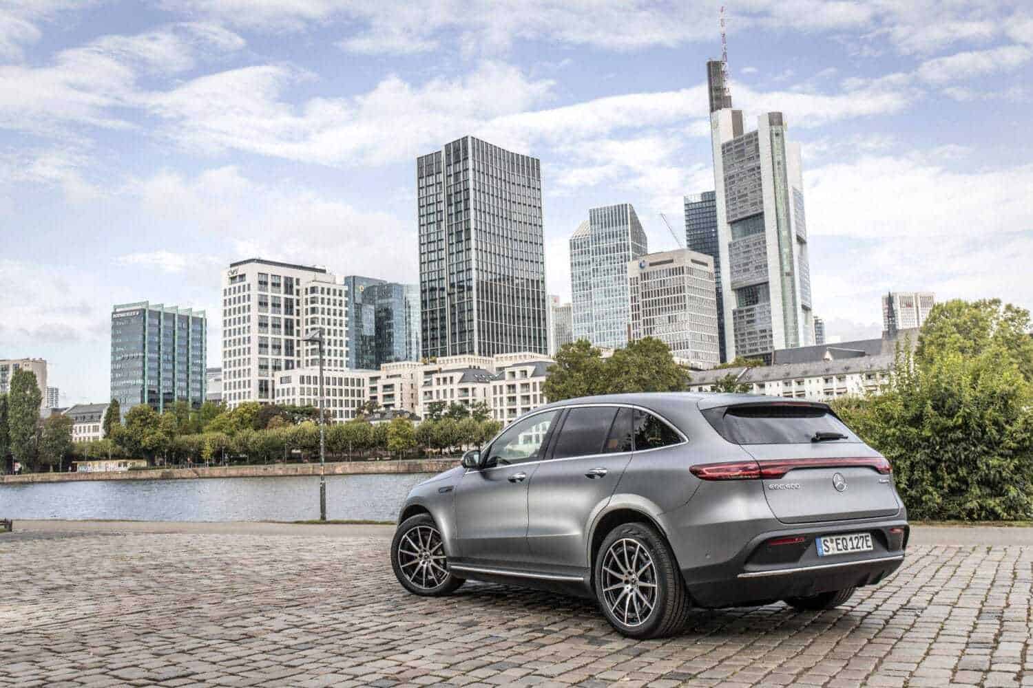 Cover Image for Mercedes-Benz setzt auf mehr Sicherheit statt Reichweite beim EQC