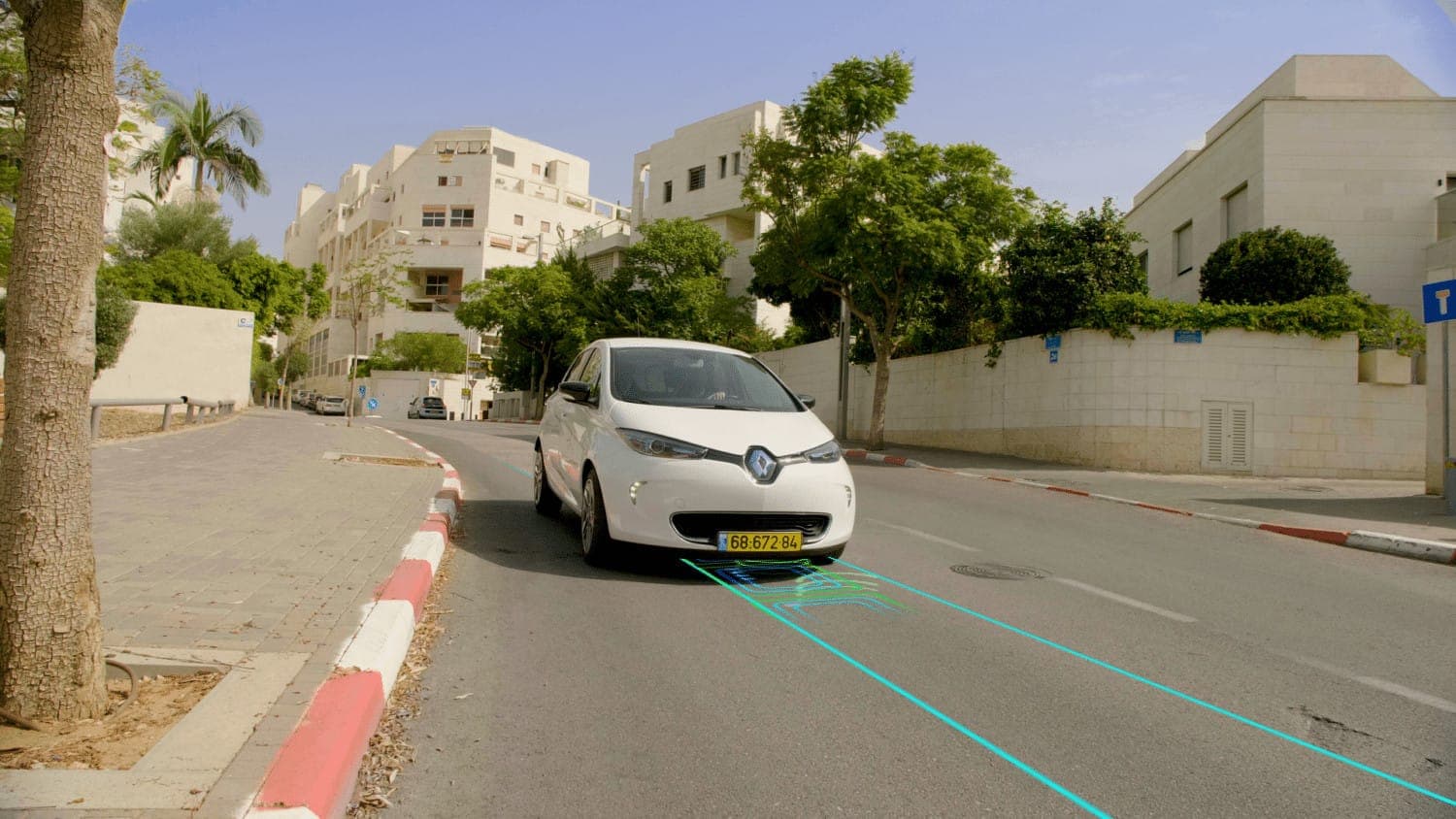 ElectReon lädt Renault Zoe während der Fahrt induktiv auf