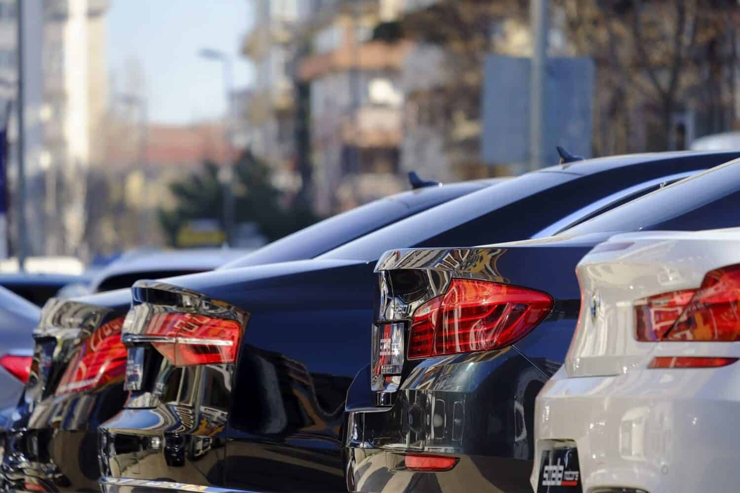 BMW und Mercedes verhandeln über Skaleneffekte bei Elektroautos