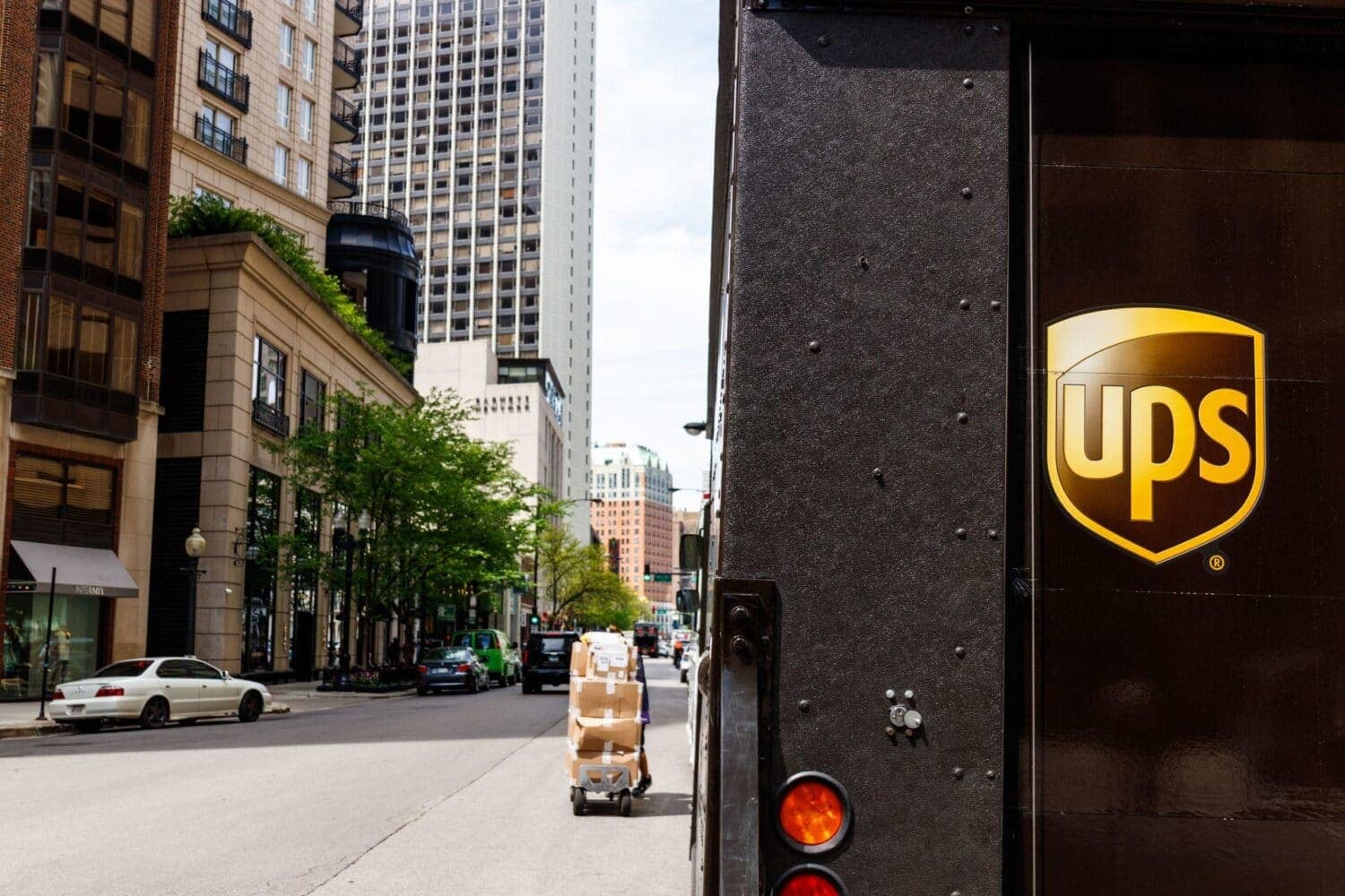 Cover Image for UPS setzt weiterhin auf Umrüstung von Dieselfahrzeugen zu E-Transporter