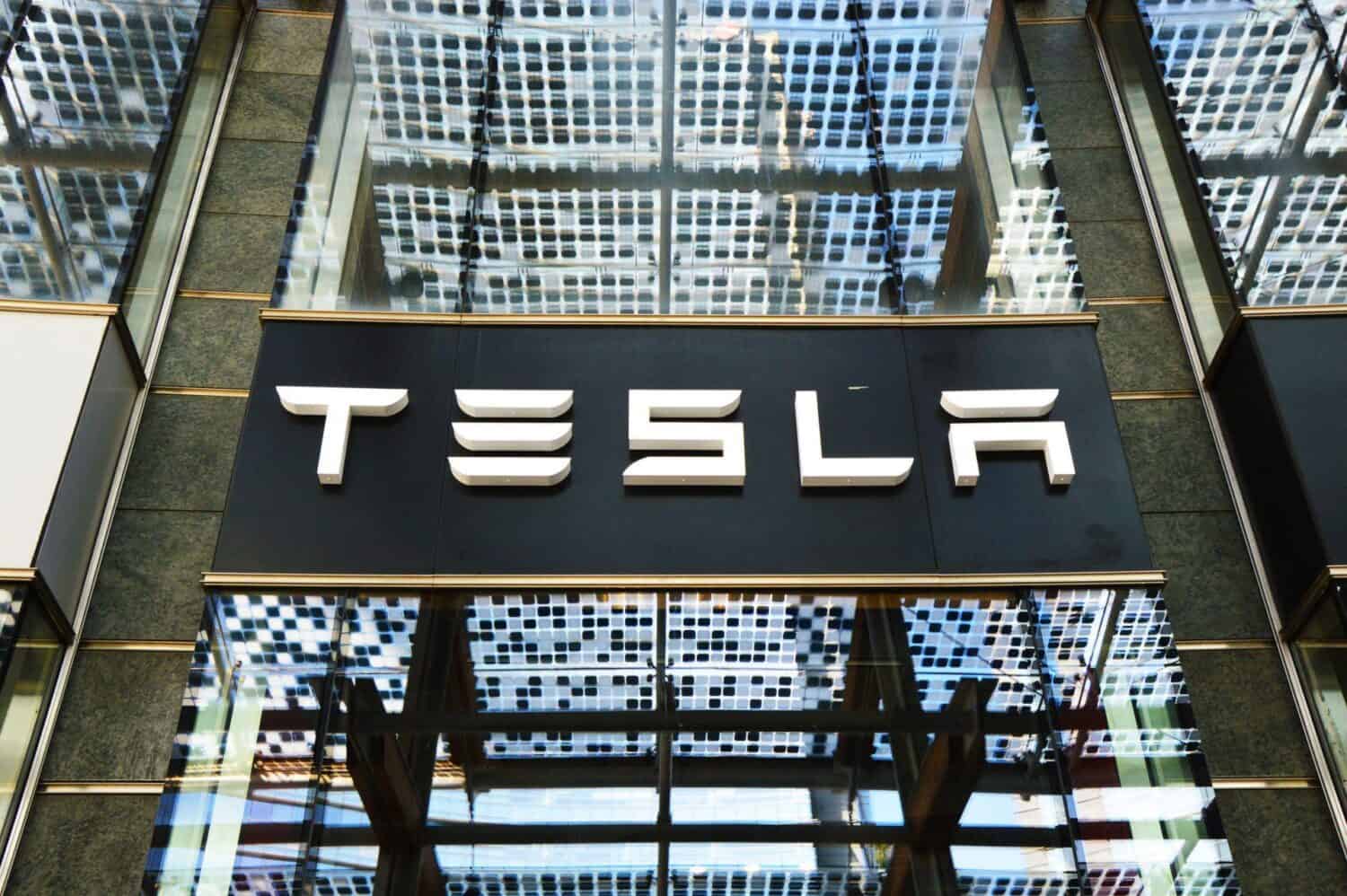 Cover Image for Bundeswirtschaftsminister drängt Politik zu schnellerem Gigafactory Genehmigungsverfahren