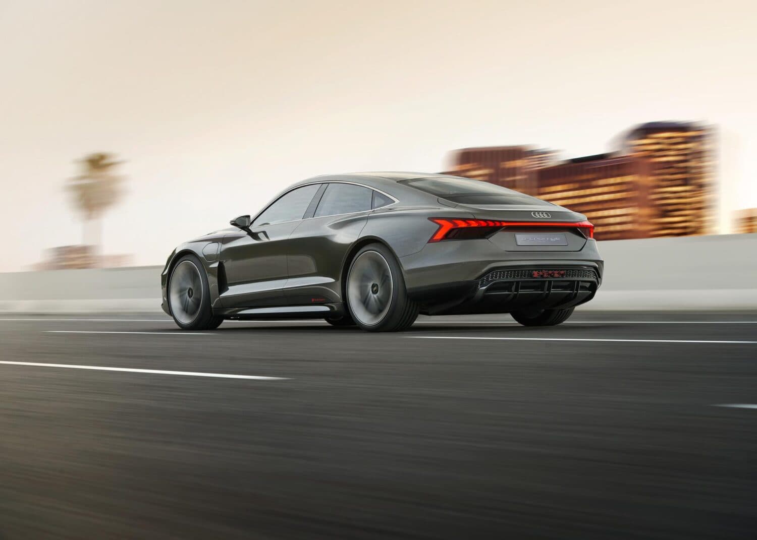 Cover Image for Audi: „Wir haben eine große Entscheidung zu treffen wie E-Autos aussehen sollen“
