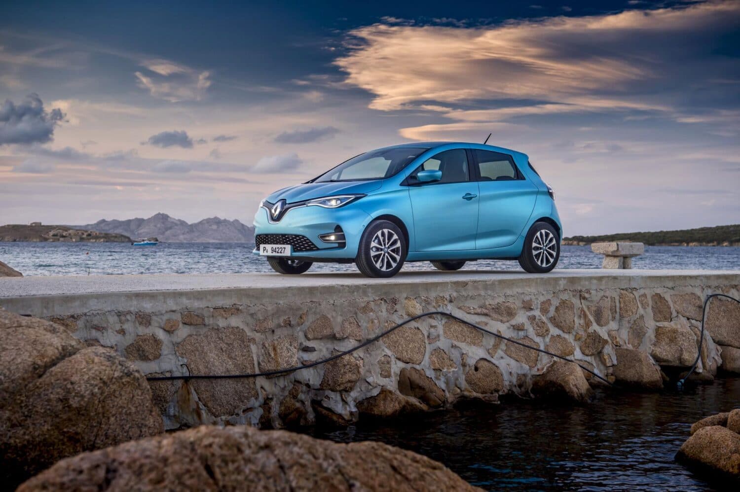 Cover Image for Renault ZOE war 2019 erneut Deutschlands meistgekauftes Elektroauto