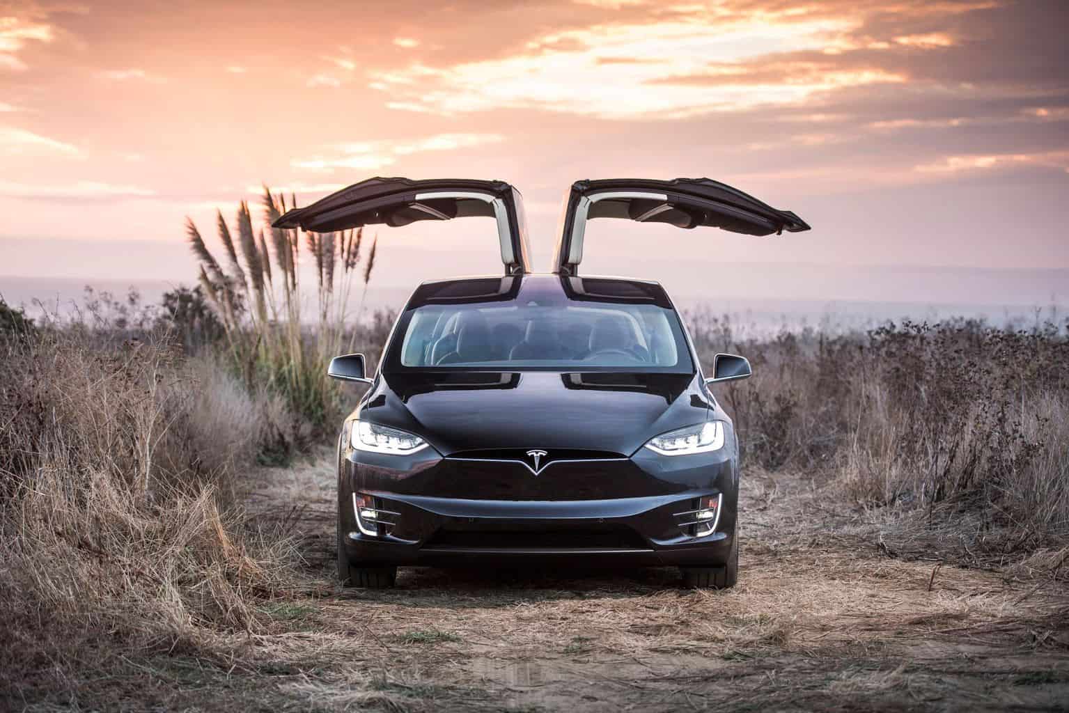 Cover Image for Warum Tesla an der Börse so hoch gehandelt wird