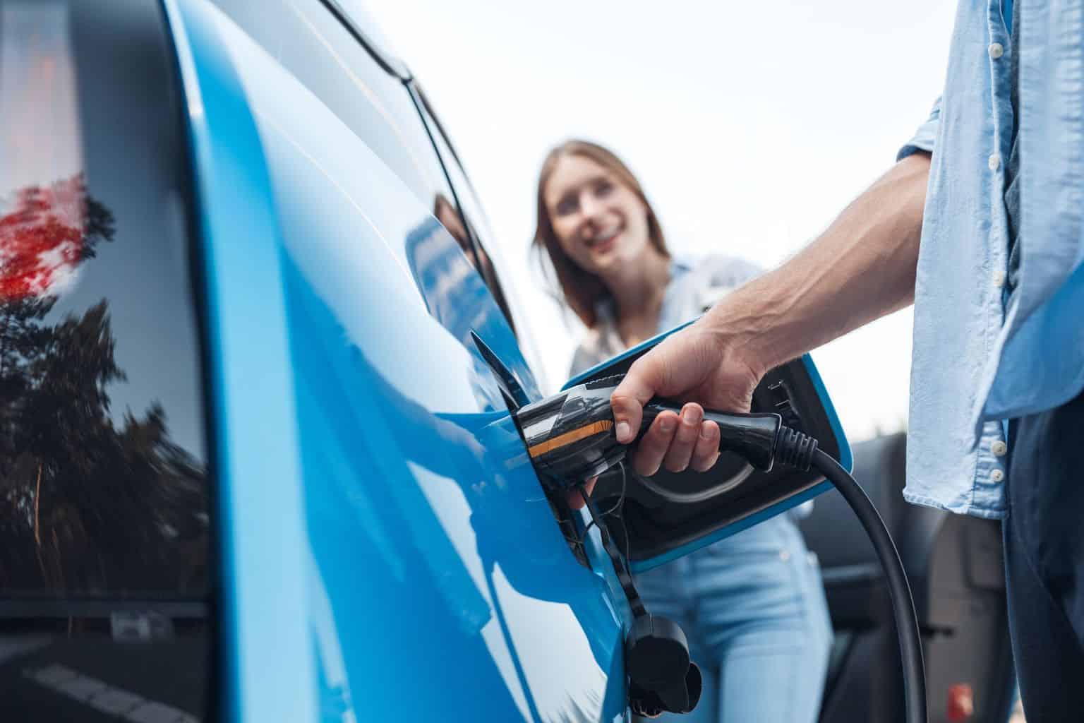Cover Image for University of California: Schnell-Ladung schädigt Batterien von E-Autos