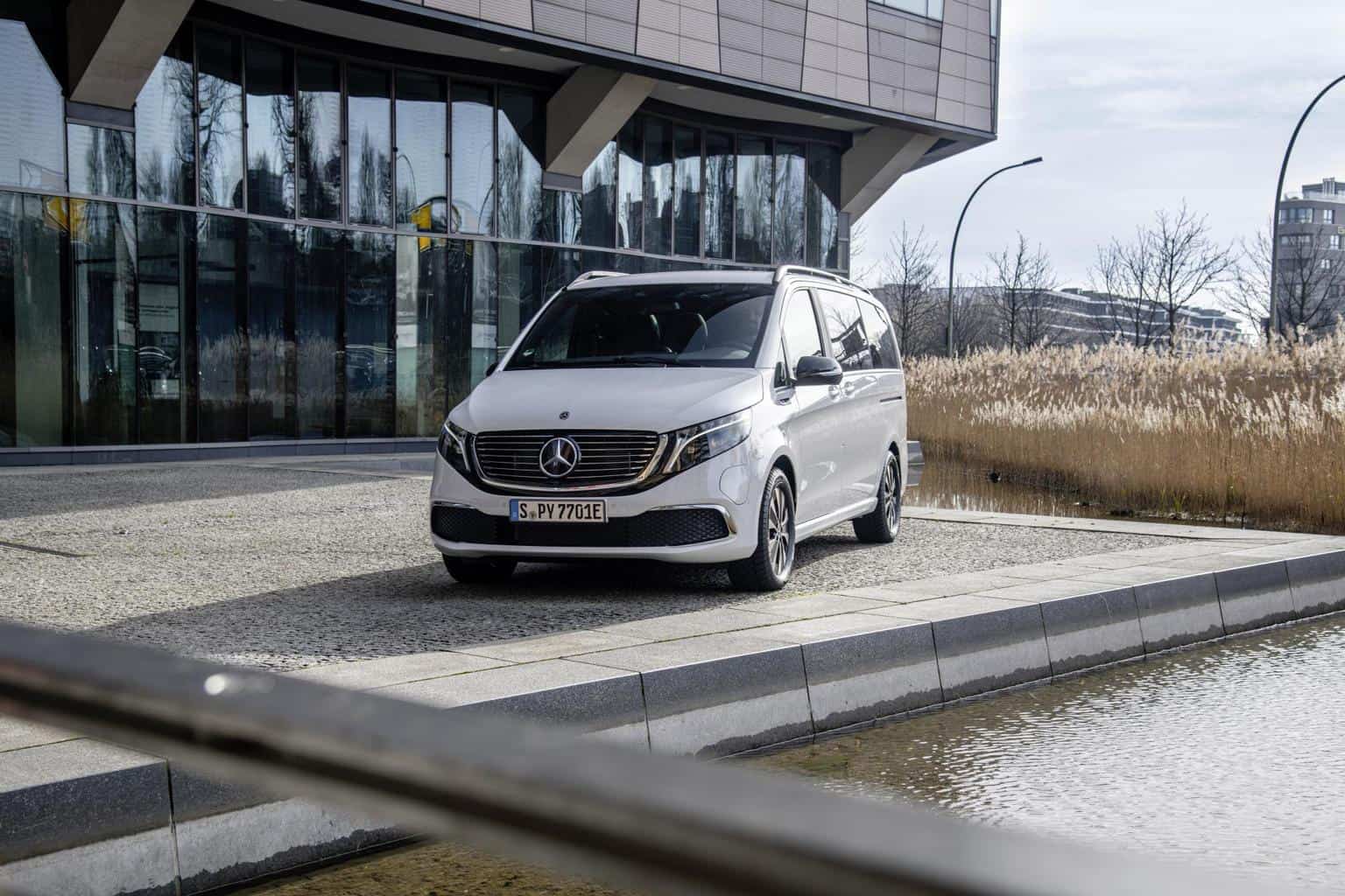 EQV startet ab 71.388,10 Euro mit bis zu 418 km Reichweite