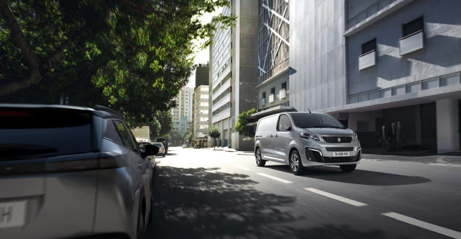 Cover Image for Peugeot e-Expert führt die Elektrifizierung der Nutzfahrzeugsparte fort