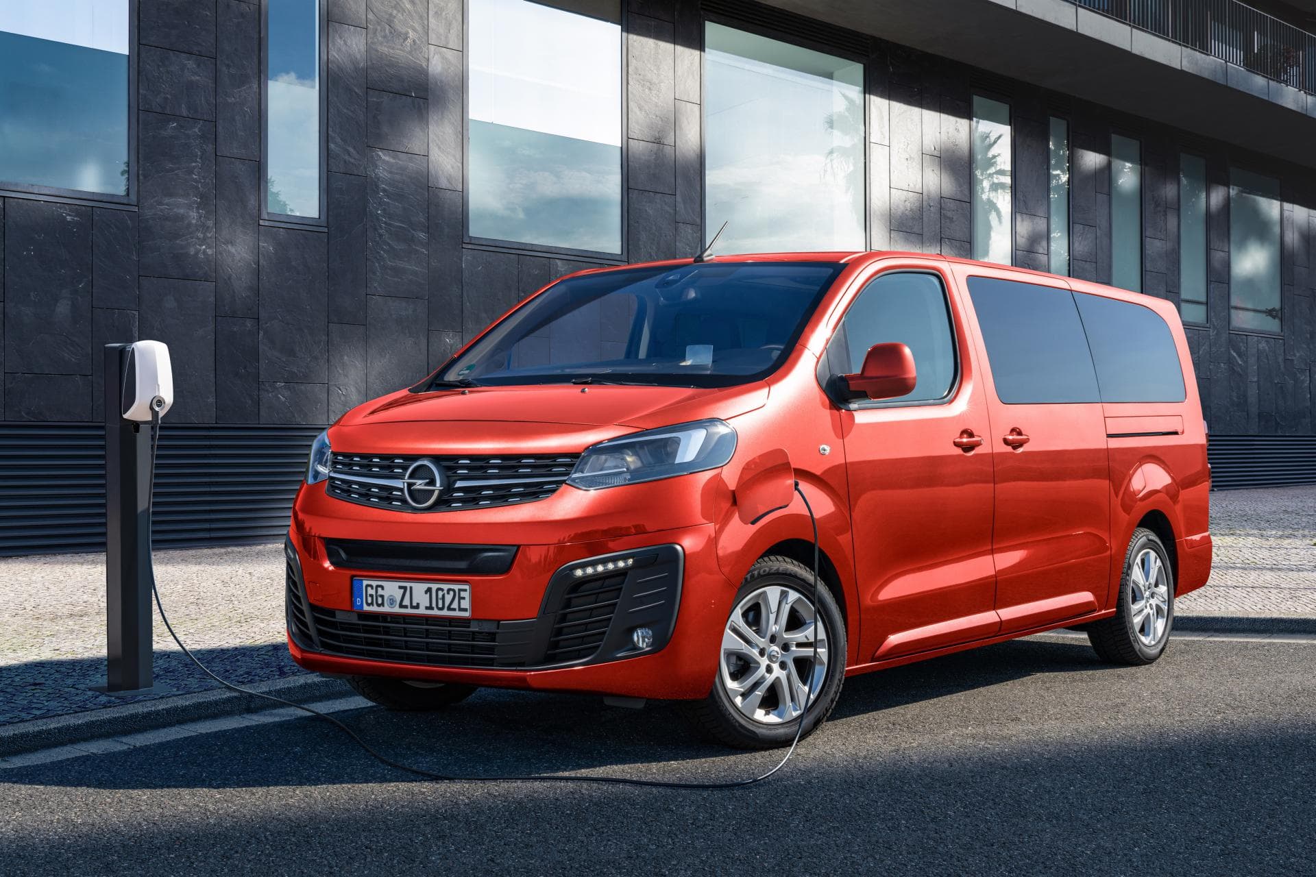 Cover Image for Opel Zafira-e Life: Die „E“-Lounge auf Rädern