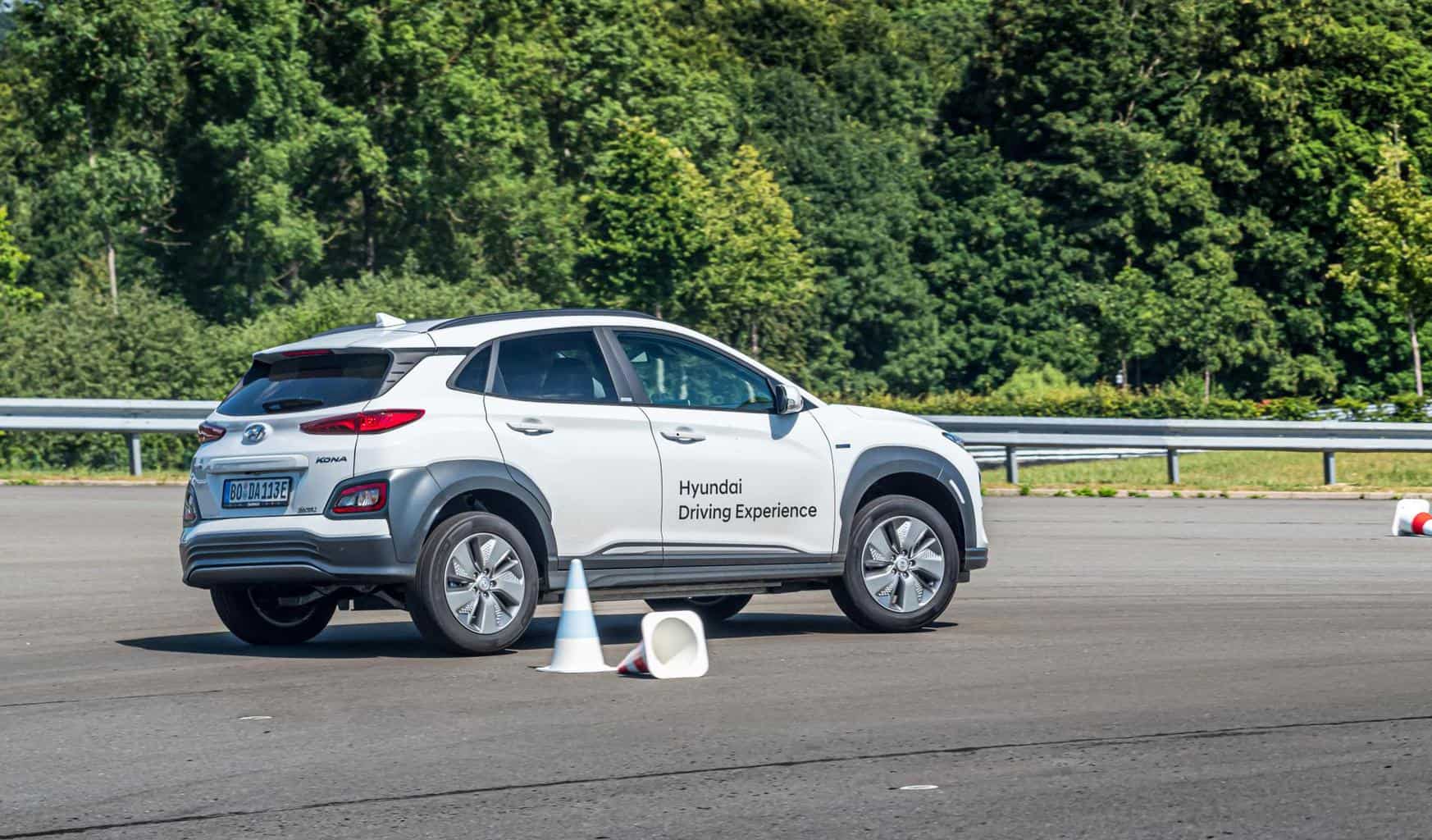 Cover Image for „Hyundai Driving Experience“: E-Auto im Grenzbereich