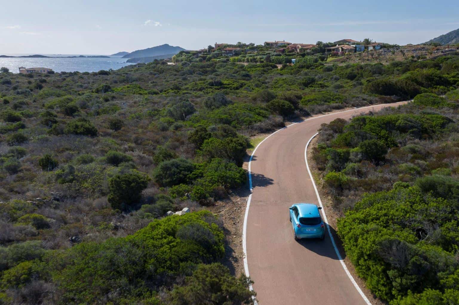 Cover Image for Französische Gemeinde fährt für drei Jahre rein elektrisch den Renault ZOE