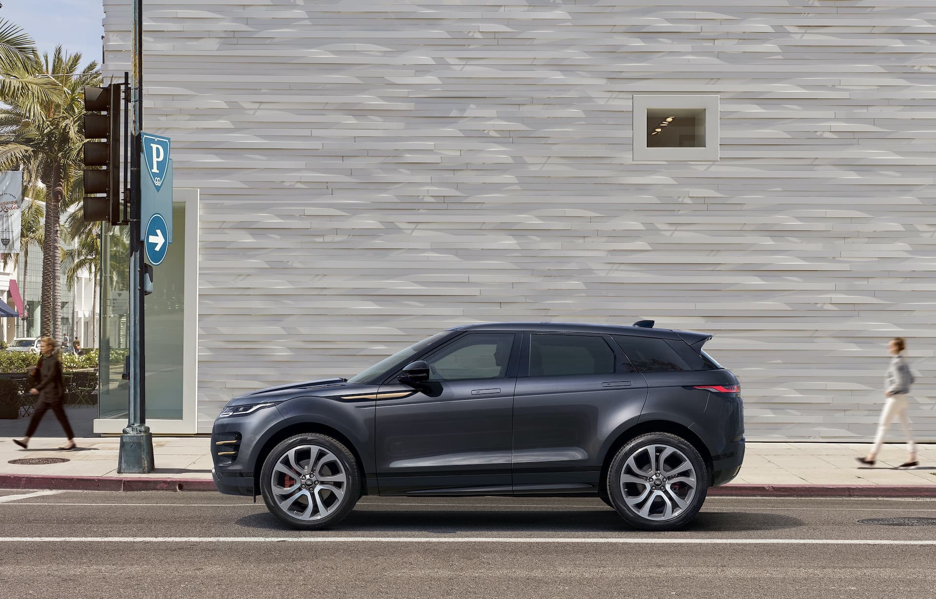 Cover Image for Range Rover Evoque ab 2021 mit drei neuen Mild- und Plug-in Hybridantrieben