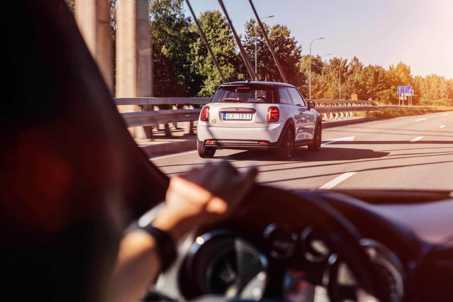 Frankreich kurbelt Absatz im Kleinwagensektor am Elektroautomarkt an