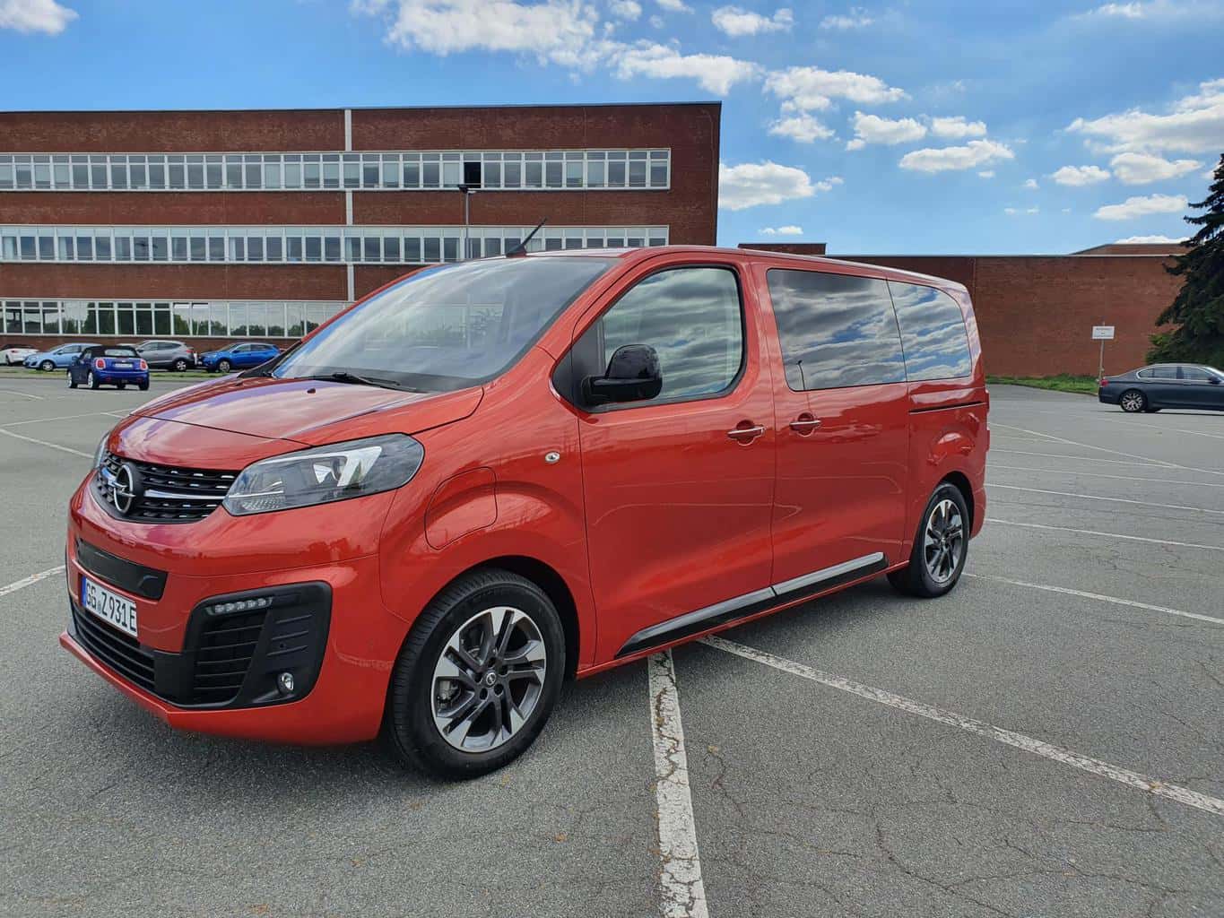 Cover Image for Opel Zafira e-Life: Spannung im Kasten