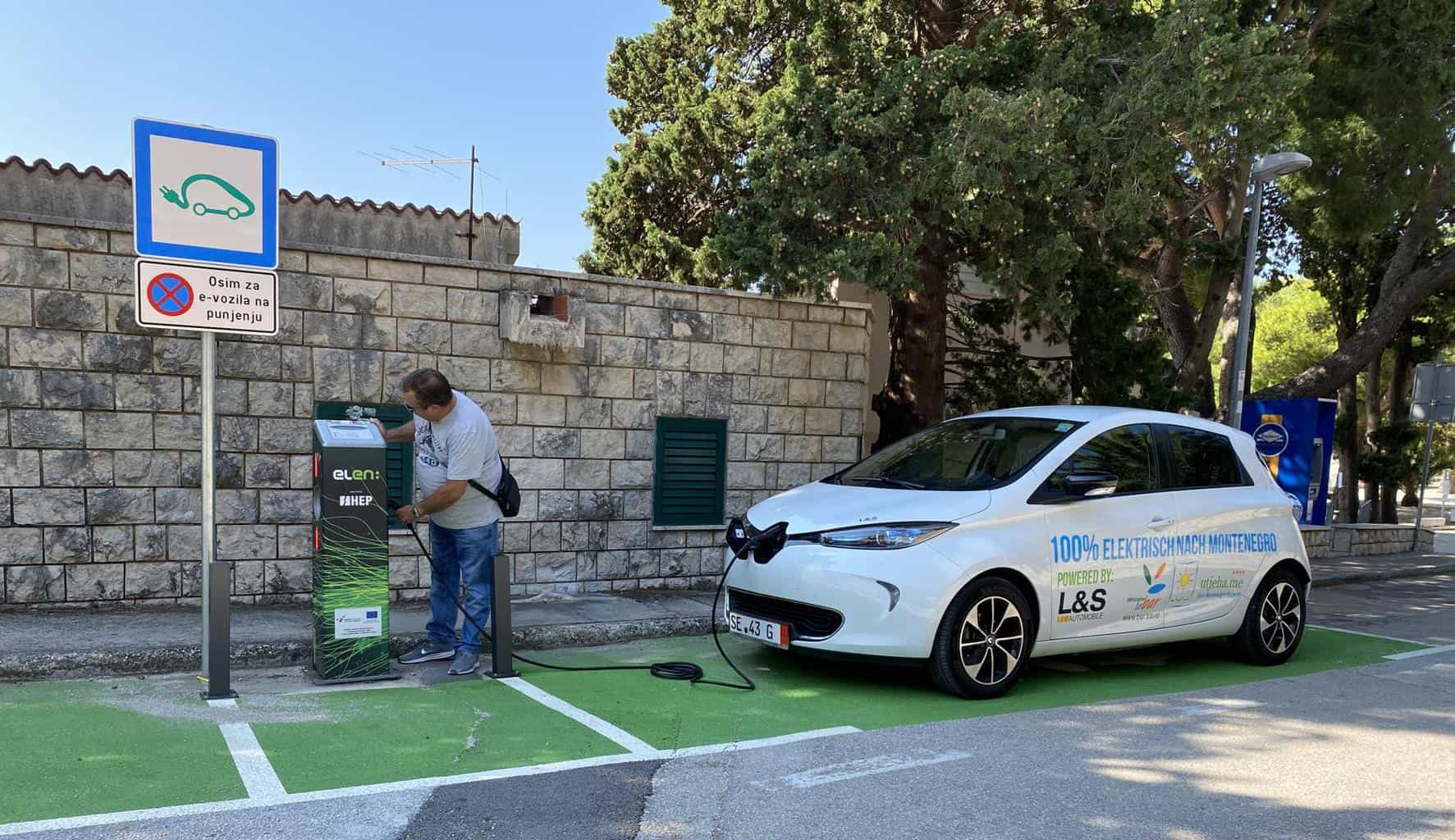 Cover Image for Mit dem Renault ZOE für zwanzig Euro elektrisch nach Montenegro