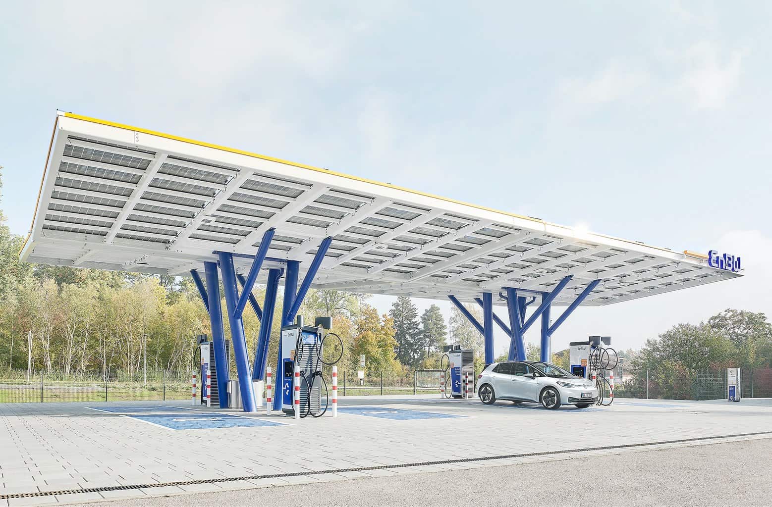 Cover Image for EnBW eröffnet neuen Flagship-Ladepark mit bis zu 300 kW Ladeleistung