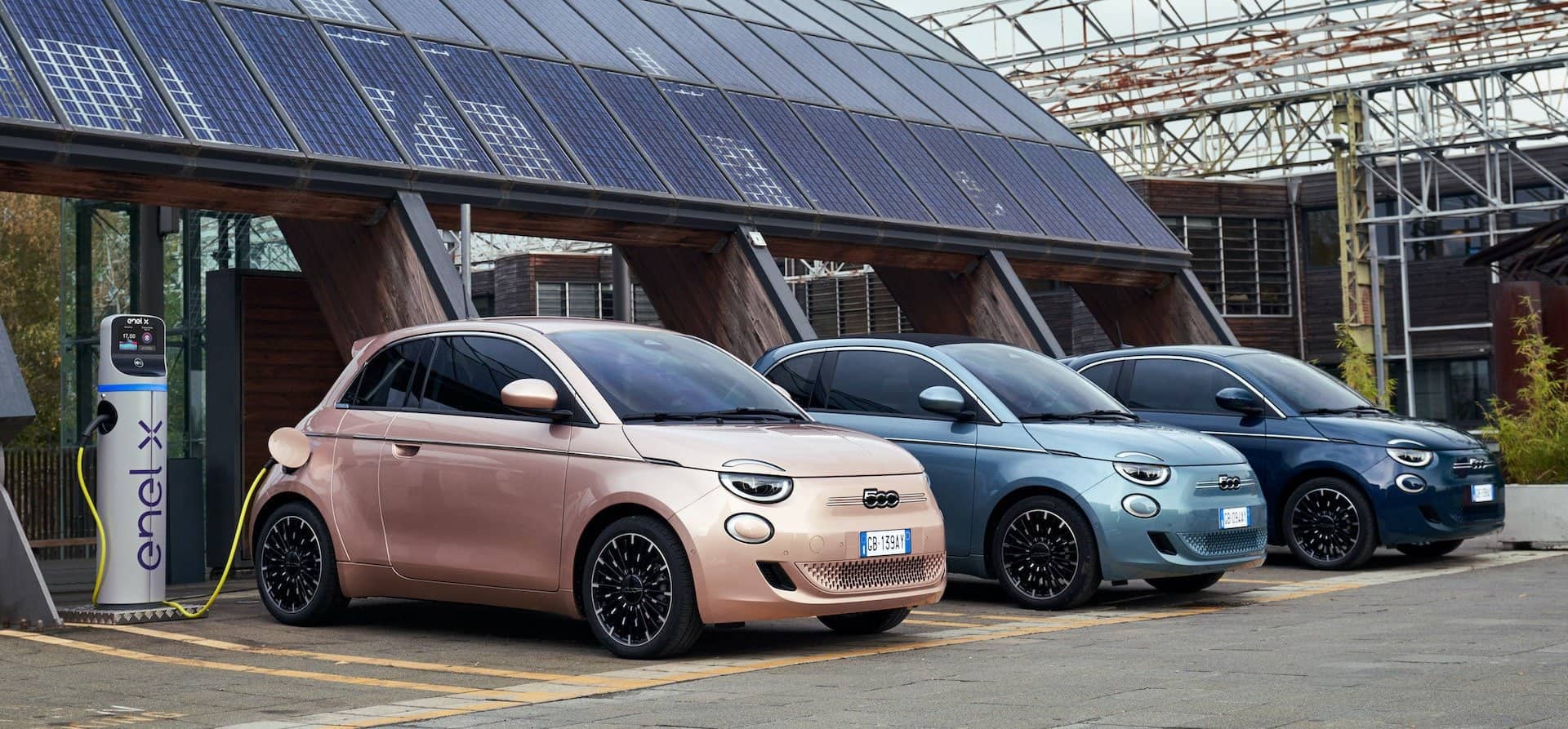 Cover Image for Batterieknappheit: Produktionsrückgang beim elektrischen Fiat 500