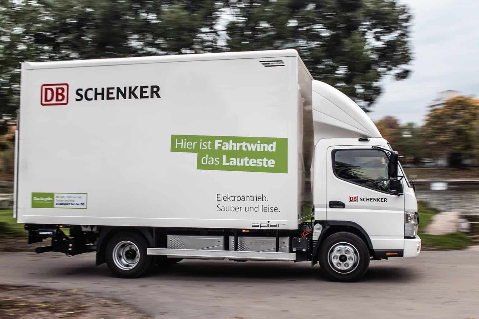 DB Schenker erweitert Elektro-Flotte um 36 neue Fuso eCanter