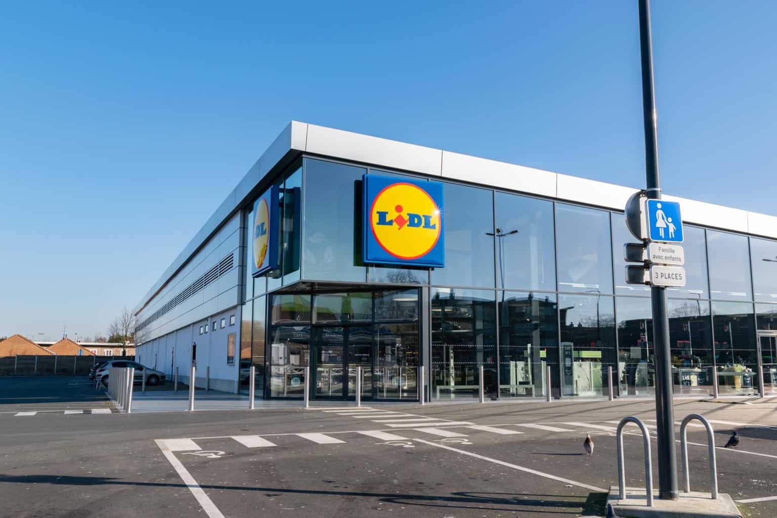 Cover Image for Lidl setzt auf Mix aus verschiedenen E-Ladesäulen bei eigenem Ladenetz