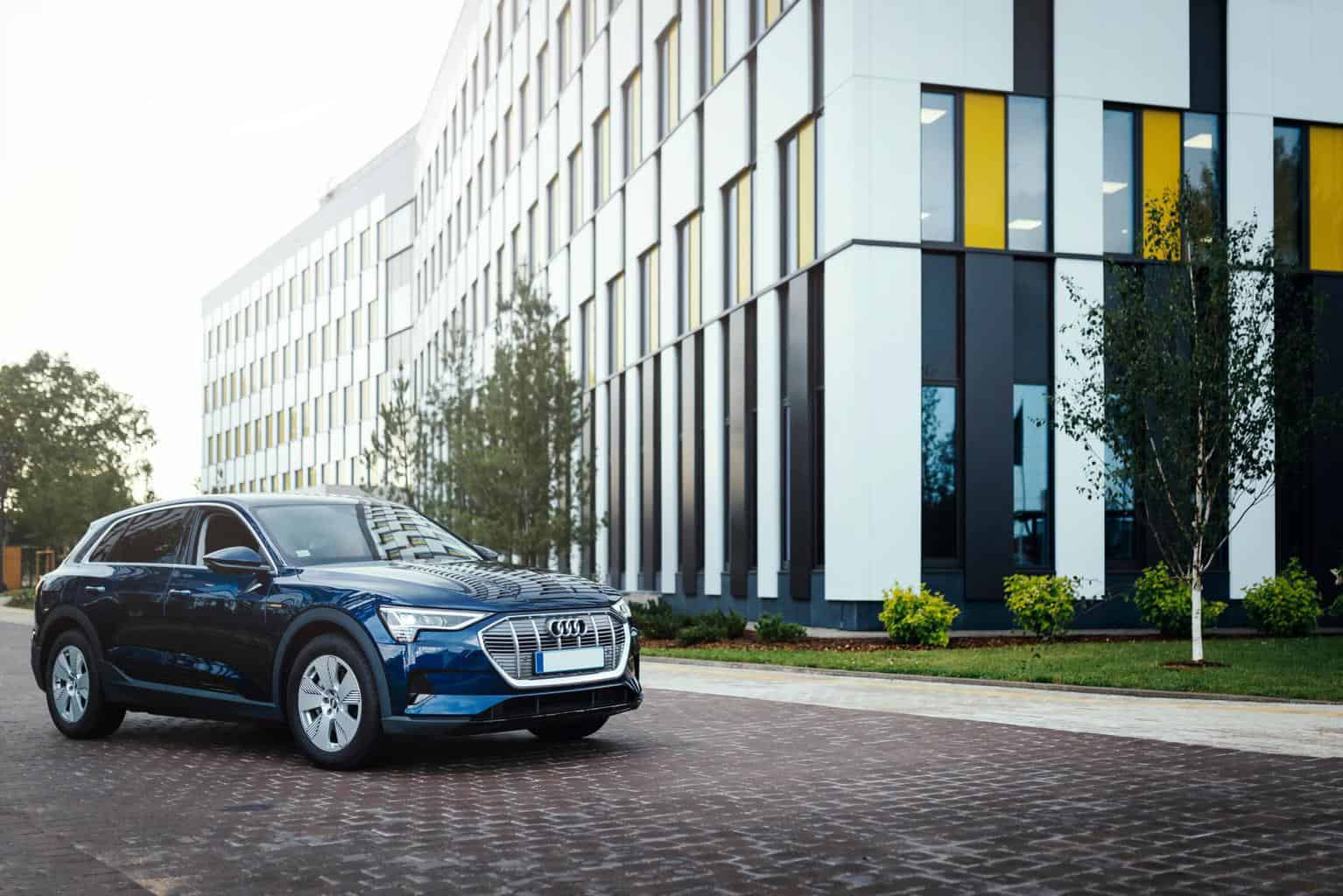 Cover Image for Erfahrungen mit dem E-Auto: Aus dem Leben eines Außendienstmitarbeiters