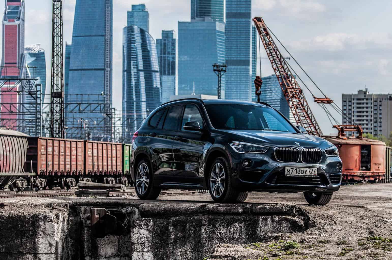 BMWs kleiner E-SUV iX1 soll in verschiedenen Varianten als i3-Nachfolger kommen
