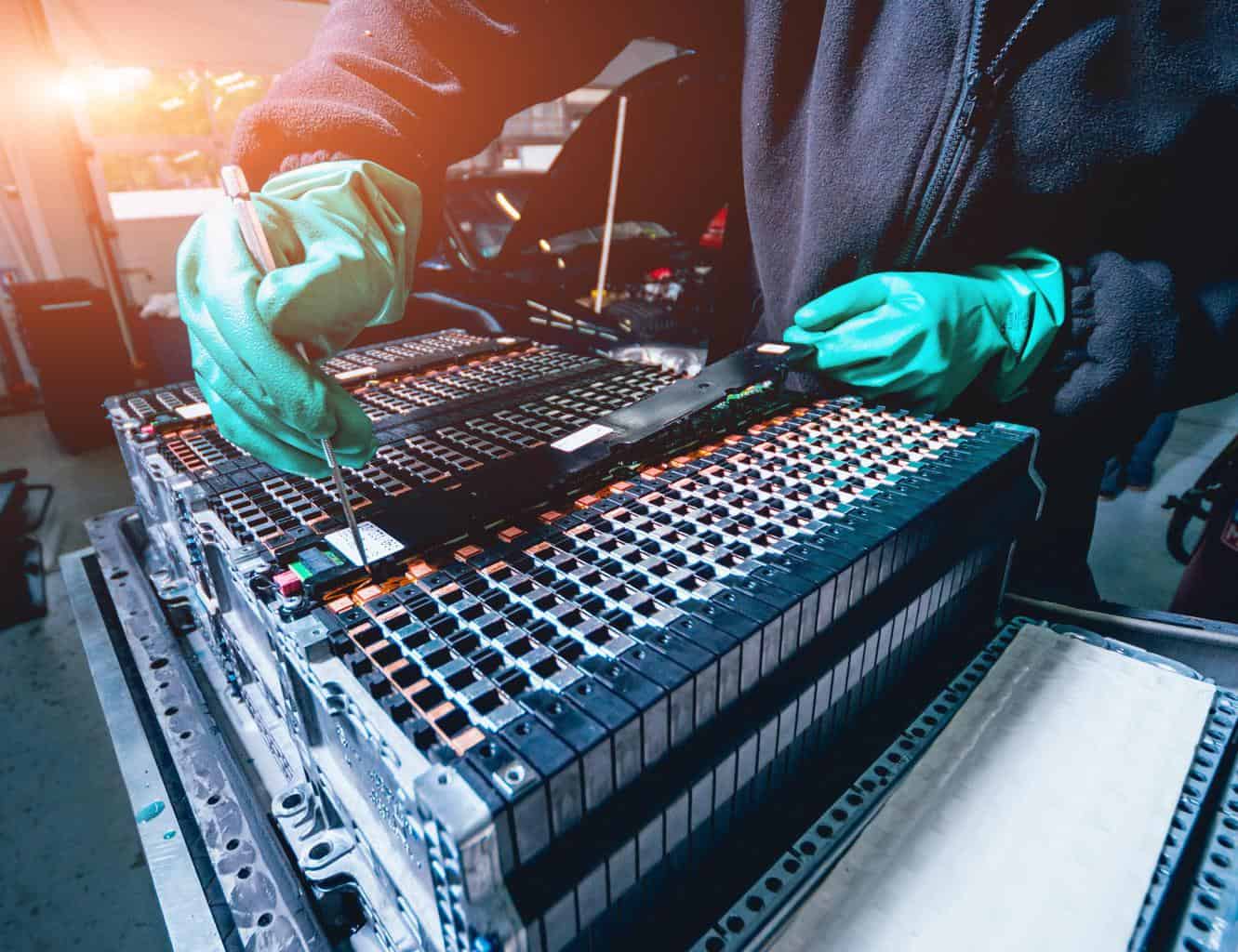 Cover Image for Toyota-Panasonic Batterie-Joint-Venture baut Fertigungskapazitäten auf