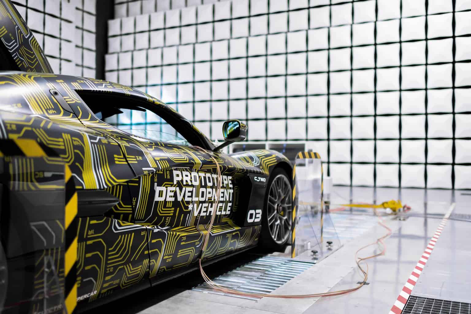 Cover Image for Letzte Schritte vor der Auslieferung: Rimac C_Two stellt sich EMV-Tests