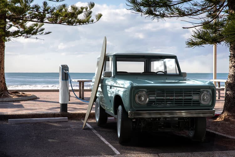 Cover Image for Neue E-Plattform macht unzählige Oldtimer-Modelle zu Elektroautos