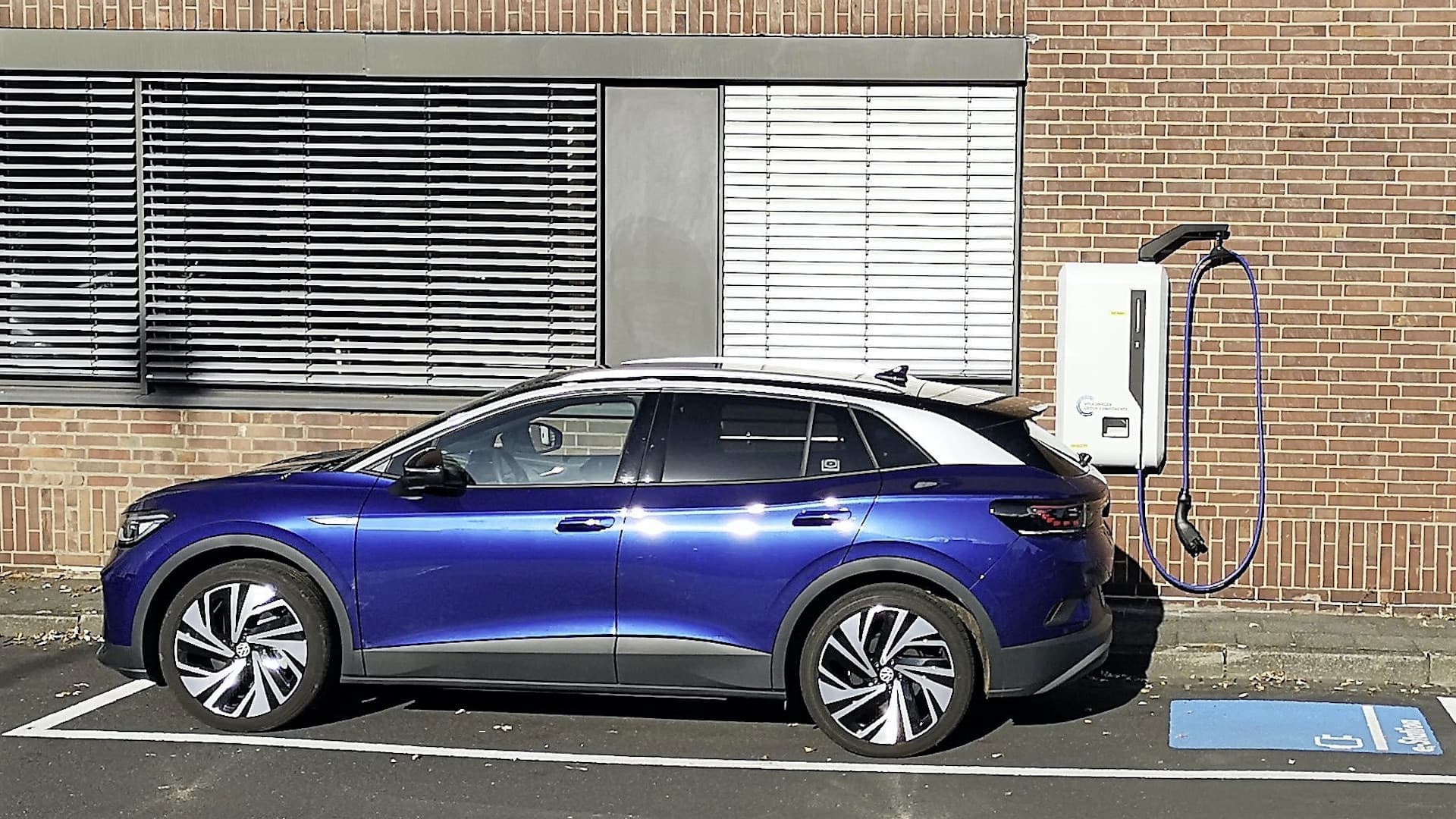 Cover Image for VW startet Pilotphase mit DC-Wallbox fürs CCS-Laden daheim