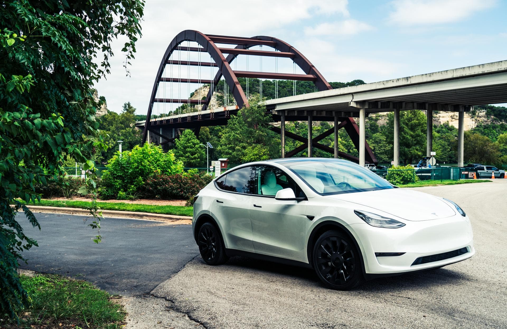 Cover Image for UBS: Tesla führend bei Batterietechnologie, Vorsprung schmilzt jedoch