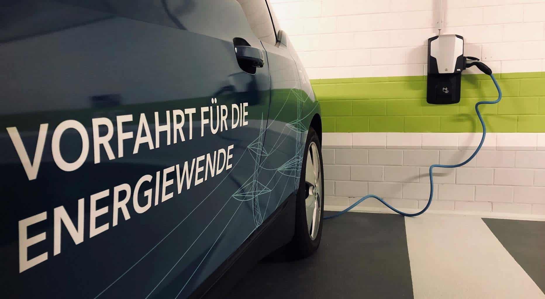 Cover Image for TransnetBW und Jedlix wollen V2G-Projekt mit mehr als 100 E-Autos starten