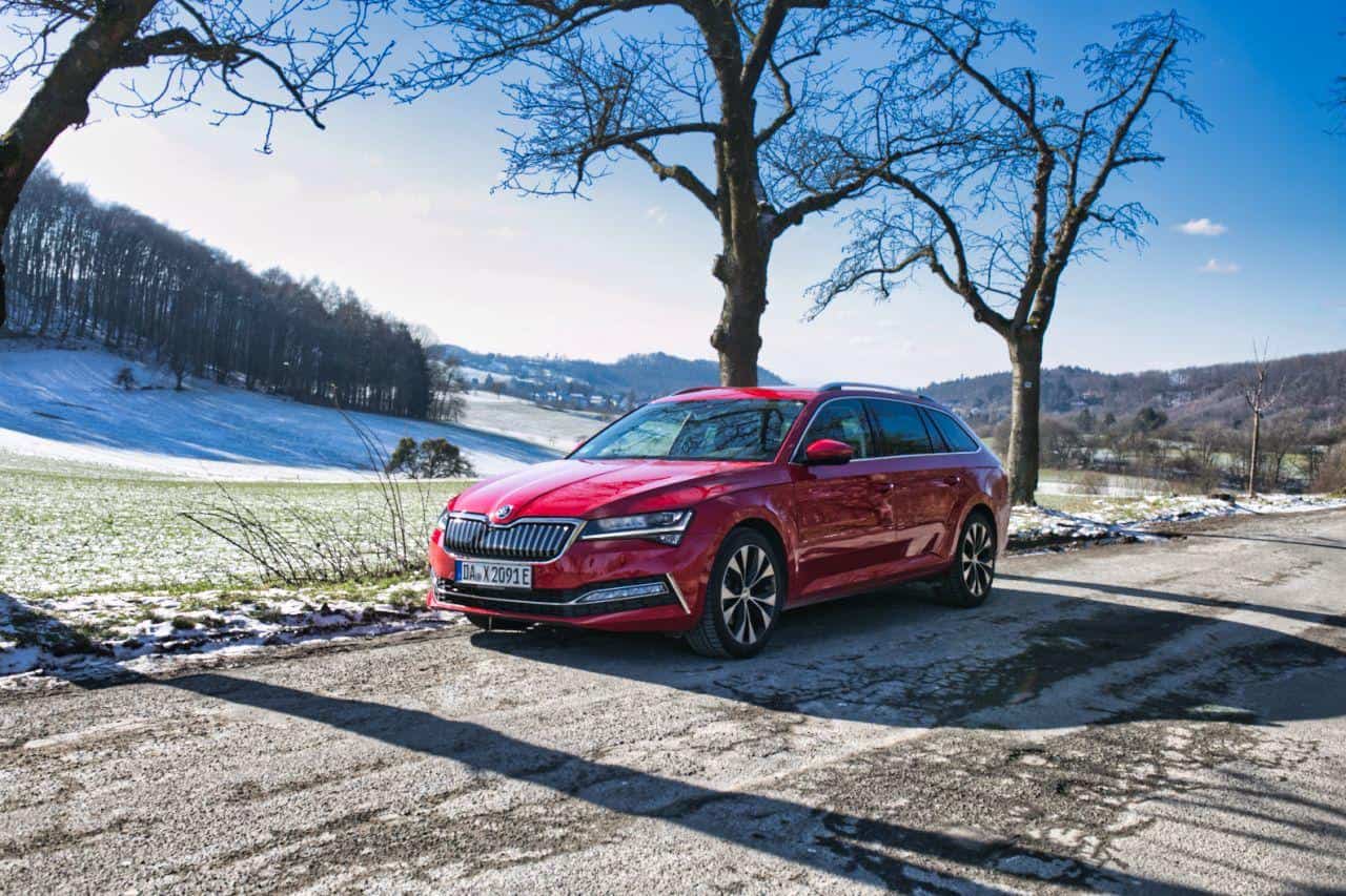 Cover Image for Test- und Fahrbericht des Škoda SUPERB COMBI iV Style 1.4 TSI PHEV