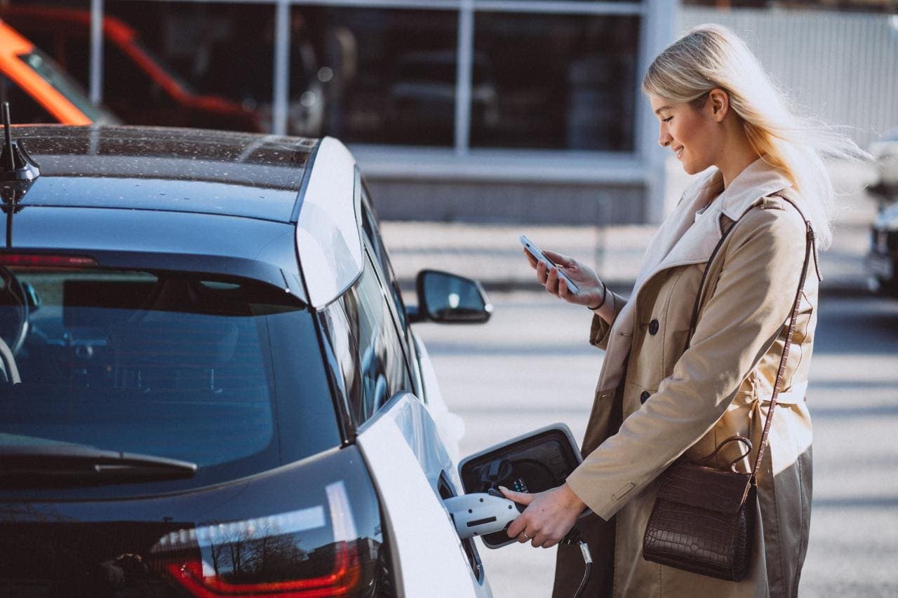 Cover Image for EnBW setzt auch intern auf E-Autos – E-Autos für alle Beschäftigte